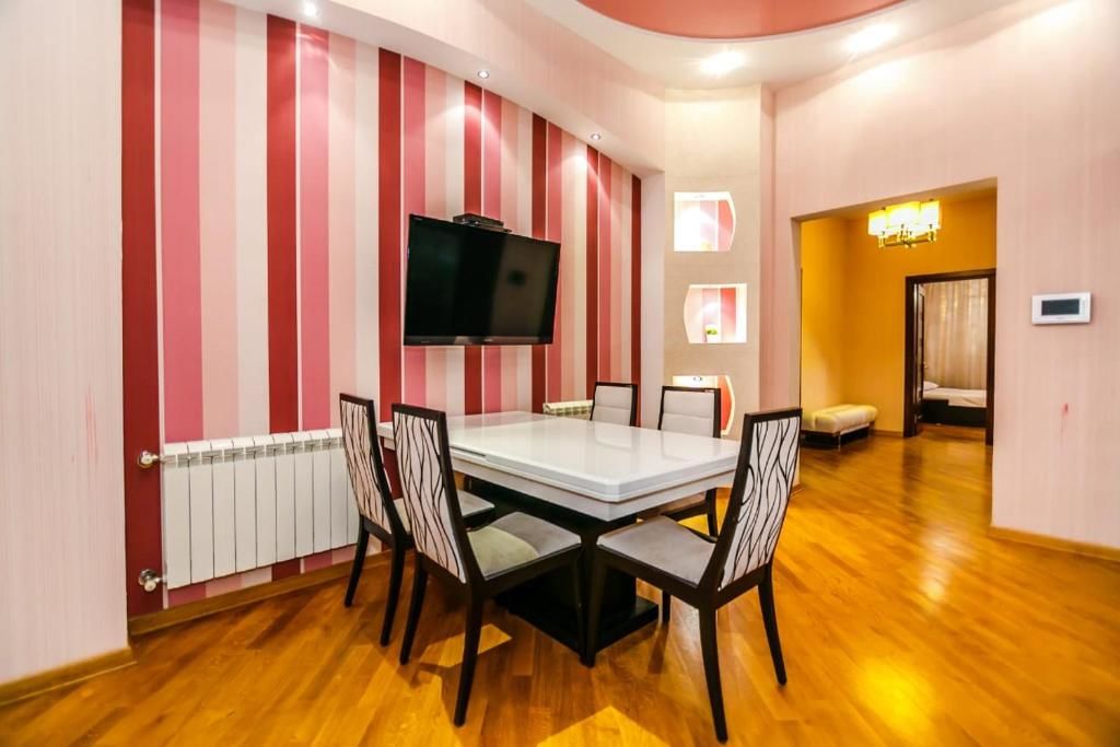Апартаменты Luxary Apartment ISR Plaza Баку-105